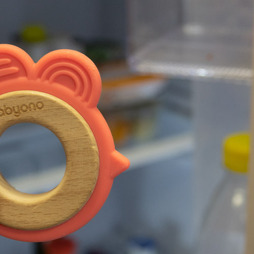 Силиконовый прорезыватель с деревянными вставками HEN BabyOno, BPA-free — изображение 2